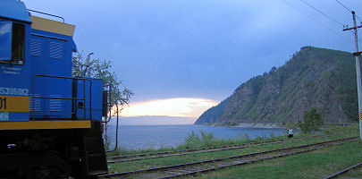 Eine Fahrt auf der transsibirischen Eisenbahn vom Baikalsee nach Moskau.