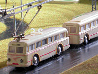 Oberleitungsbus mit Anhänger